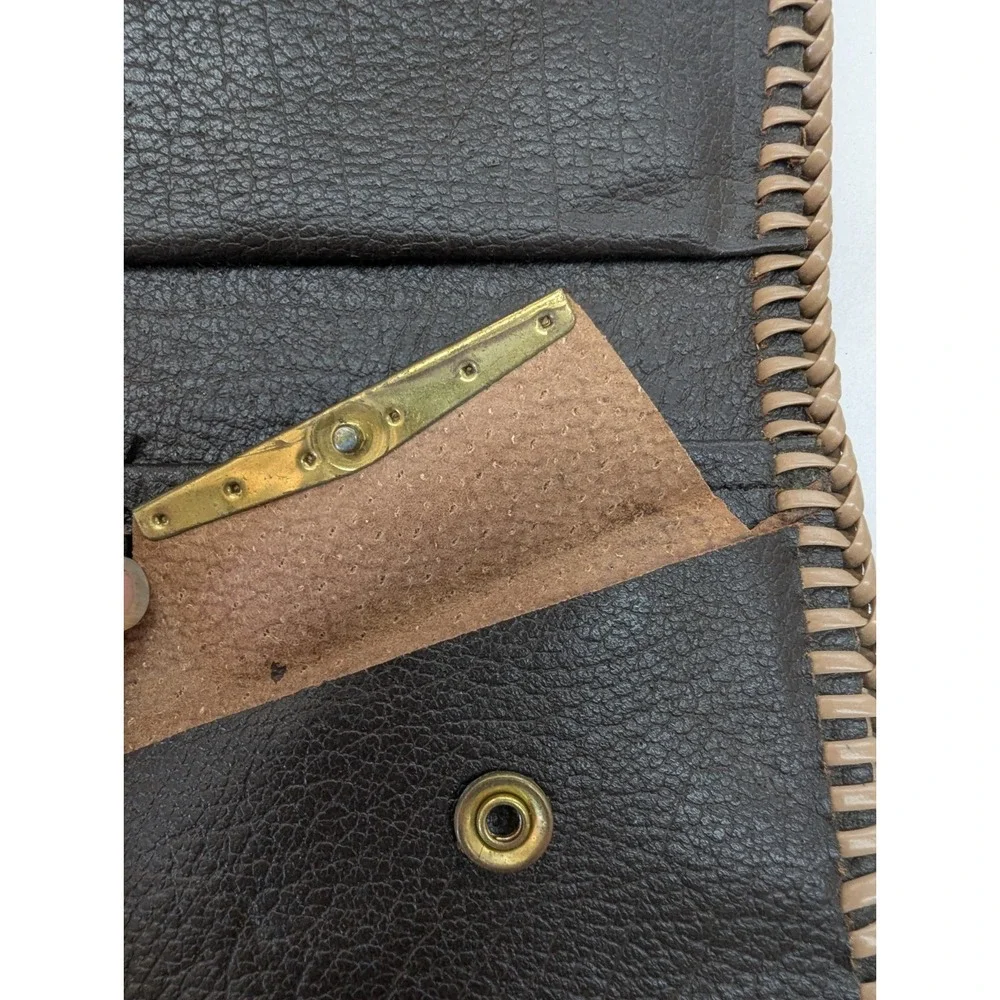 Brown Vintage Trifold Leather Wallet Billfold Tooled Whipstitch Metal‎ Clasp